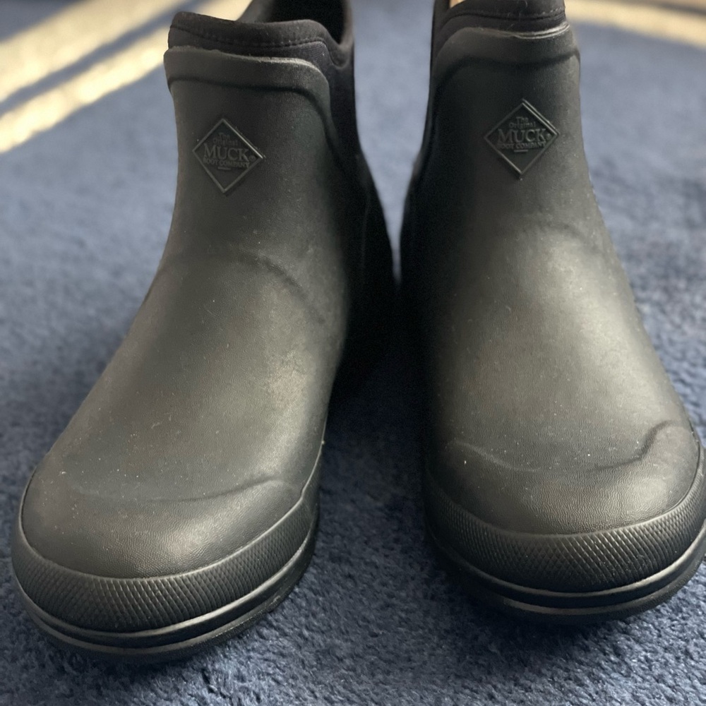 Muck Women's Black Ankle Boots